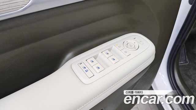 Hyundai Santafe 2024 — photo 38