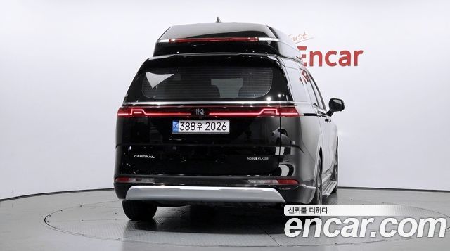 Kia Canival 2023 — photo 4