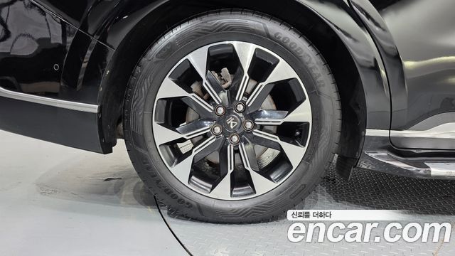 Kia Canival 2023 — photo 5