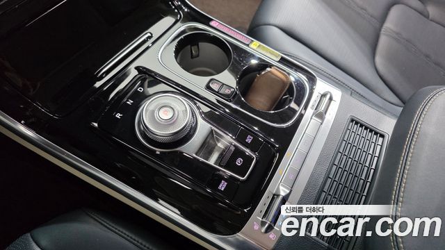 Kia Canival 2023 — photo 9