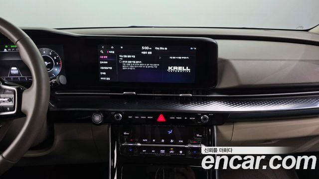 Kia Canival 2023 — photo 16