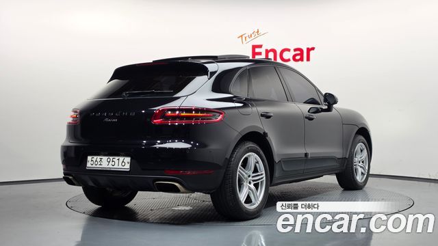 Porsche Macan 2018 — photo 2