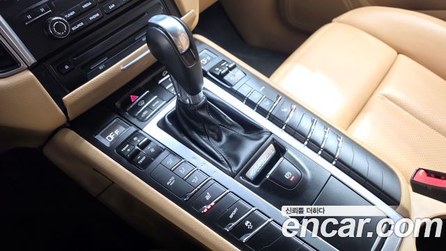 Porsche Macan 2018 — photo 12