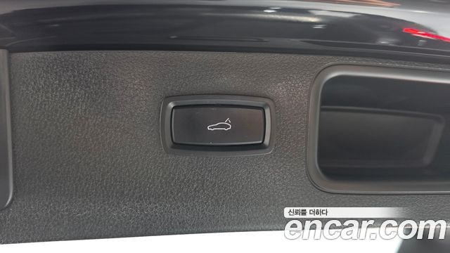 Porsche Macan 2018 — photo 23