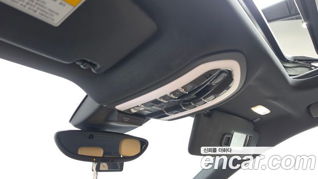 Porsche Macan 2018 — photo 25