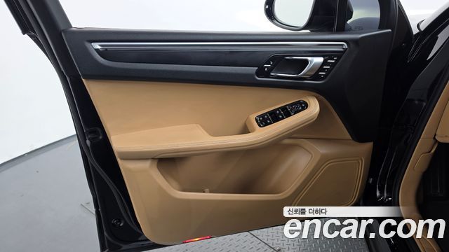 Porsche Macan 2018 — photo 14