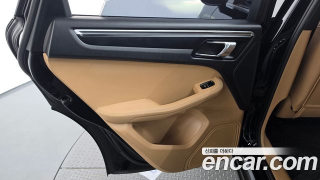 Porsche Macan 2018 — photo 15