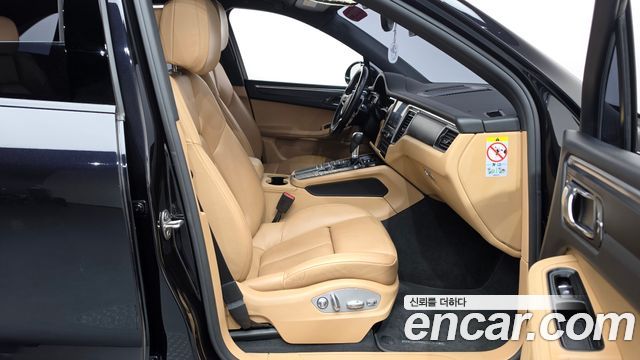 Porsche Macan 2018 — photo 16