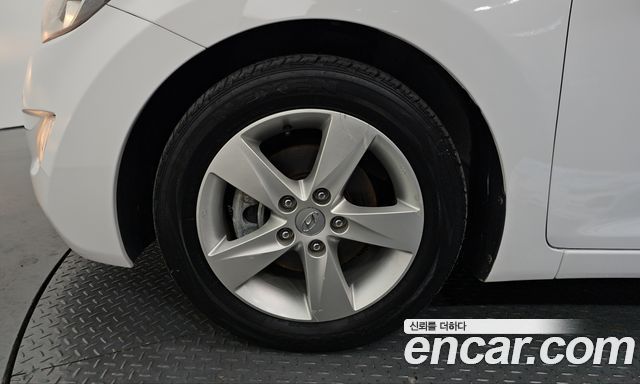 Hyundai AVANTE 2013 — photo 5