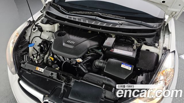 Hyundai AVANTE 2013 — photo 6