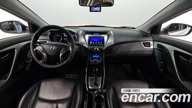 Hyundai AVANTE 2013 — photo 10