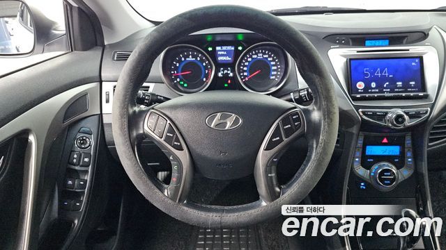 Hyundai AVANTE 2013 — photo 19