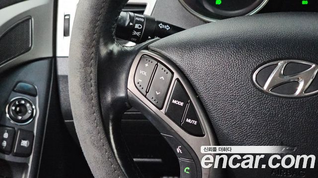 Hyundai AVANTE 2013 — photo 21