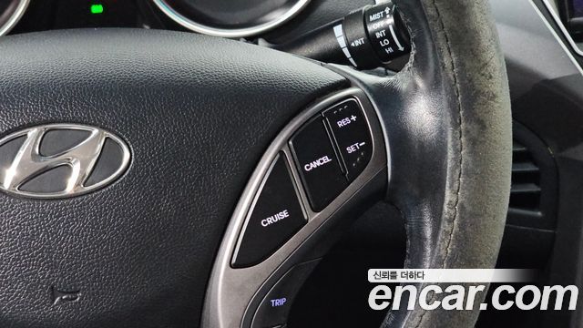 Hyundai AVANTE 2013 — photo 22