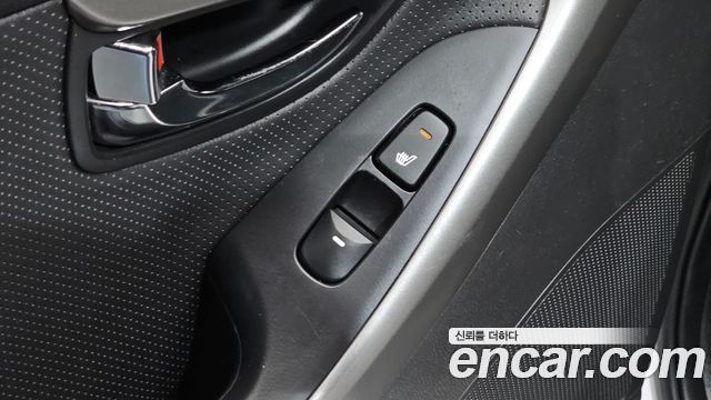 Hyundai AVANTE 2013 — photo 29