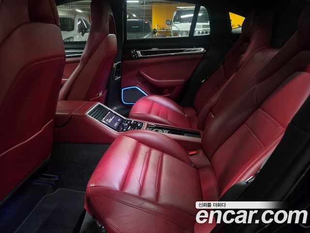 Porsche Panamera 2018 — photo 12