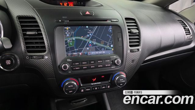 Kia K3 2015 — photo 19