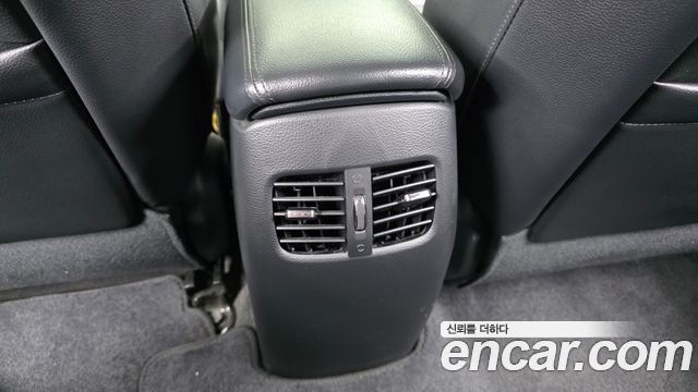 Kia K3 2015 — photo 25