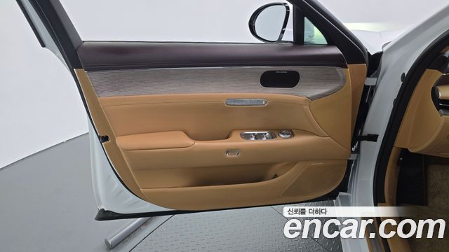 Genesis G90 2023 — photo 14