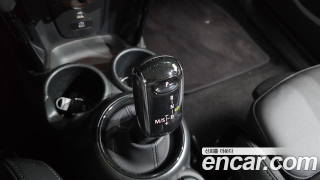 Mini Cooper 2023 — photo 12