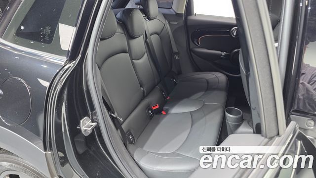 Mini Cooper 2023 — photo 18