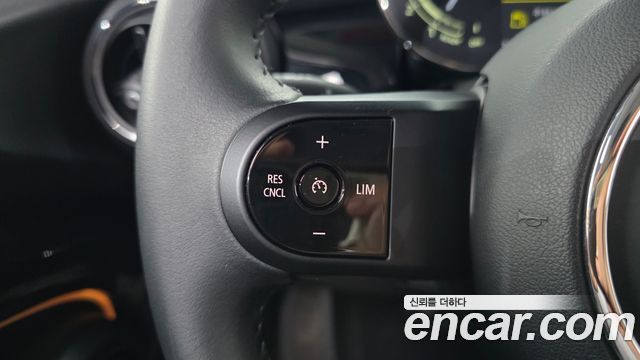 Mini Cooper 2023 — photo 24