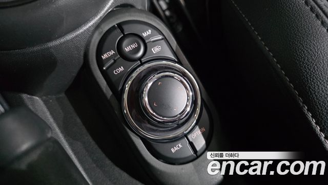 Mini Cooper 2023 — photo 26