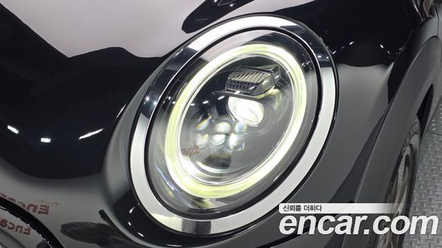 Mini Cooper 2023 — photo 8