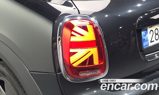 Mini Cooper 2023 — photo 9