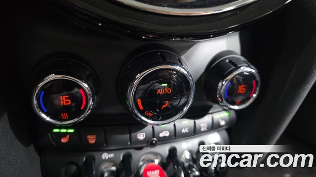 Mini Cooper 2023 — photo 29