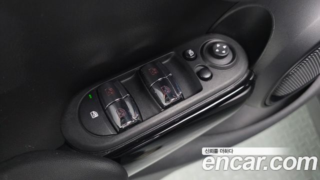 Mini Cooper 2023 — photo 32