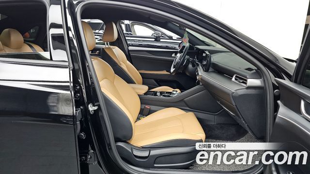 Kia K5 2023 — photo 11