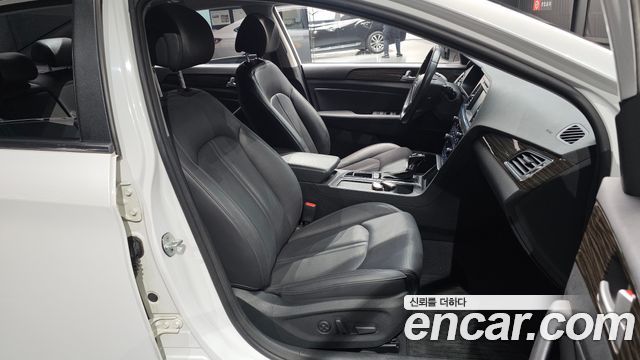 Hyundai Sonata 2015 — photo 16