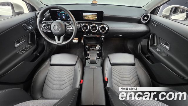 Mercedes-Benz A-Class 2019 — photo 7