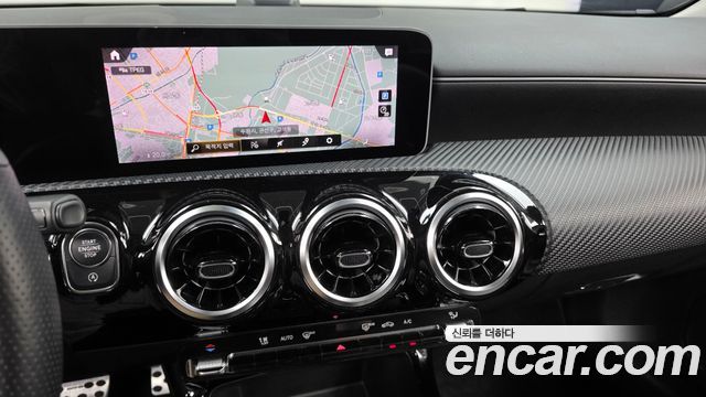 Mercedes-Benz A-Class 2019 — photo 14