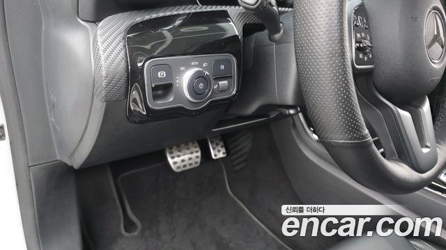 Mercedes-Benz A-Class 2019 — photo 18