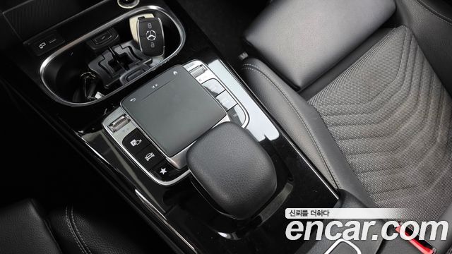Mercedes-Benz A-Class 2019 — photo 19