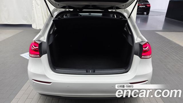 Mercedes-Benz A-Class 2019 — photo 20