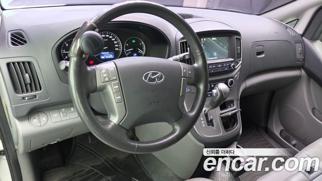 Hyundai Starex 2018 — photo 10