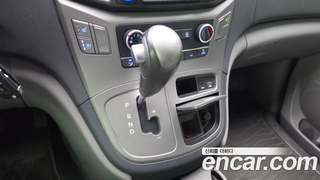 Hyundai Starex 2018 — photo 12