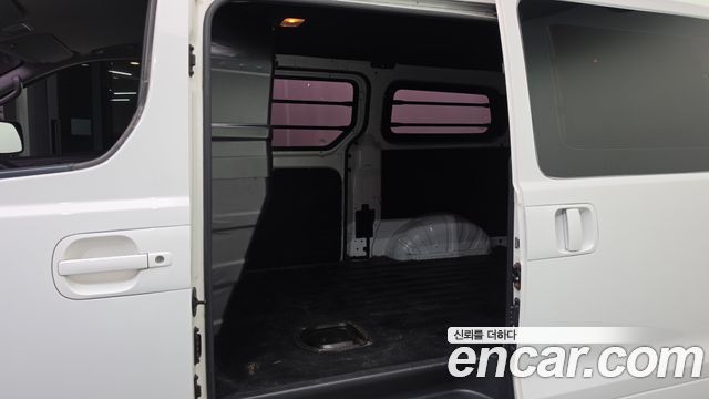 Hyundai Starex 2018 — photo 18