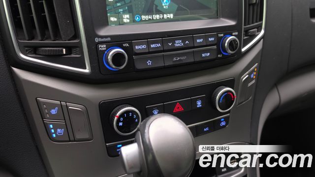 Hyundai Starex 2018 — photo 23