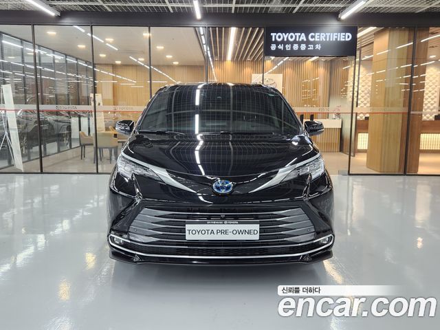 Toyota Sienna 2022 — photo 3