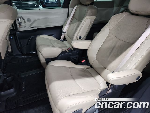 Toyota Sienna 2022 — photo 10