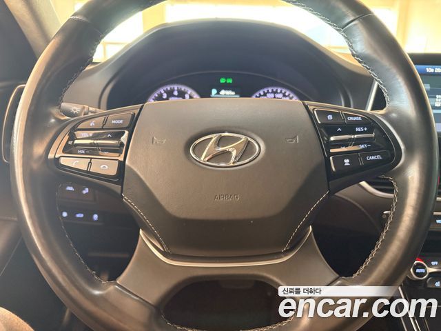 Hyundai Grandeur 2018 — photo 16