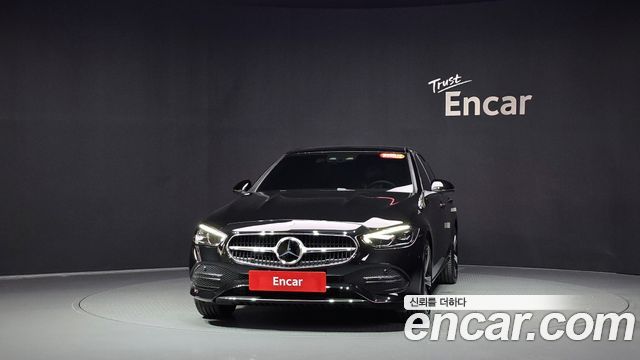 Mercedes-Benz C-Class 2026 — photo 3