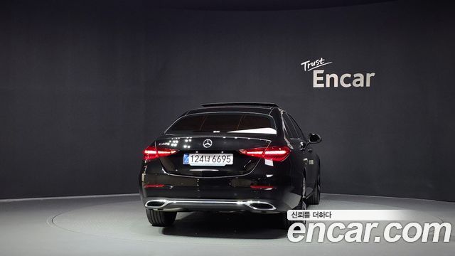 Mercedes-Benz C-Class 2026 — photo 4
