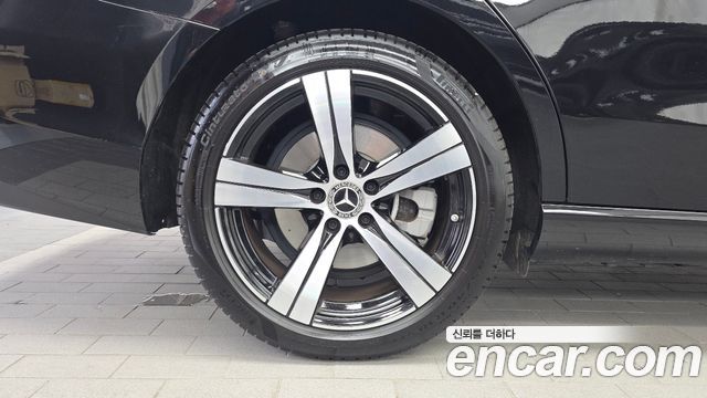 Mercedes-Benz C-Class 2026 — photo 5