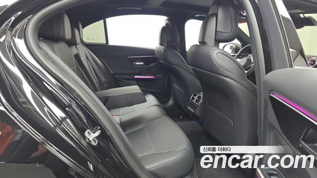 Mercedes-Benz C-Class 2026 — photo 18
