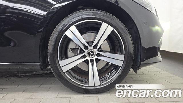 Mercedes-Benz C-Class 2026 — photo 7